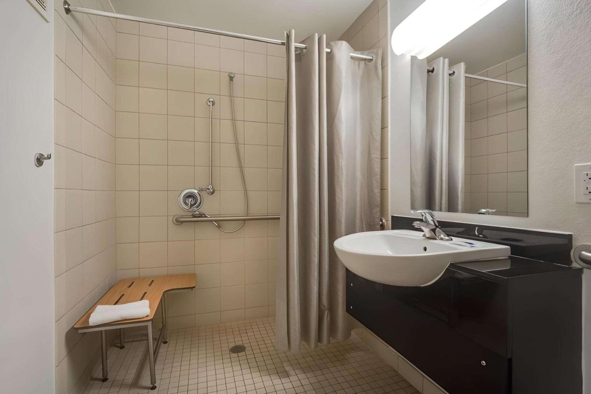 Park Inn By Radisson, Lakewood Eksteriør bilde